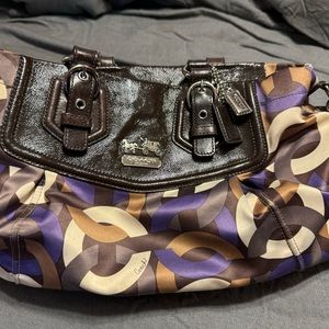 Coach great used condition large 3 compartment purse! Very clean